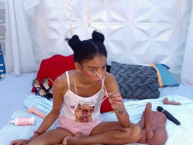 adissonpetite webcam