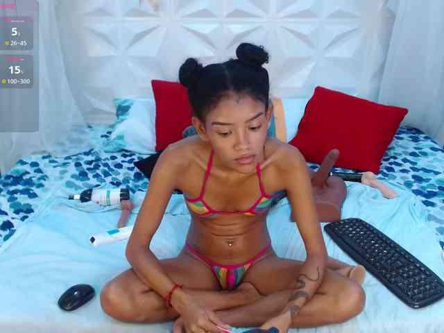 adissonpetite webcam