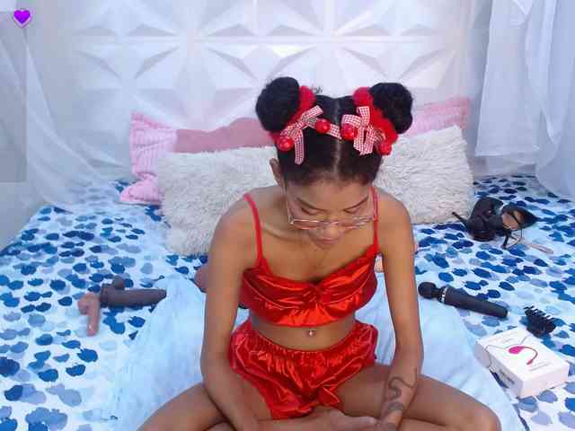 adissonpetite webcam