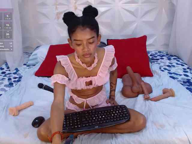 adissonpetite webcam