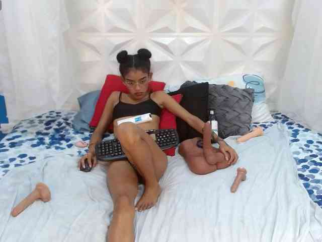 adissonpetite webcam