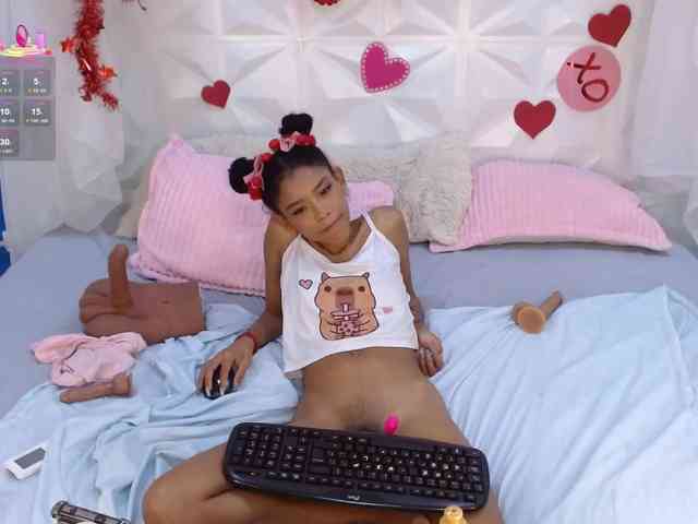 adissonpetite webcam