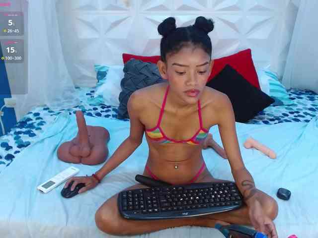 adissonpetite webcam