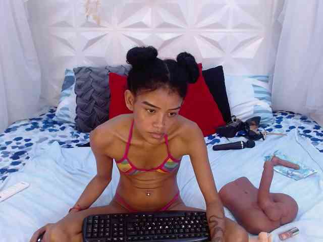adissonpetite webcam