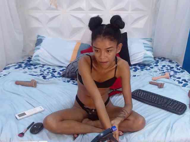 adissonpetite webcam