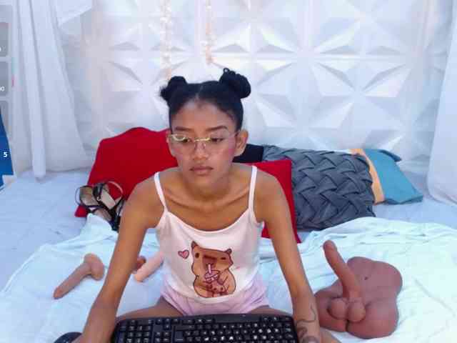 adissonpetite webcam