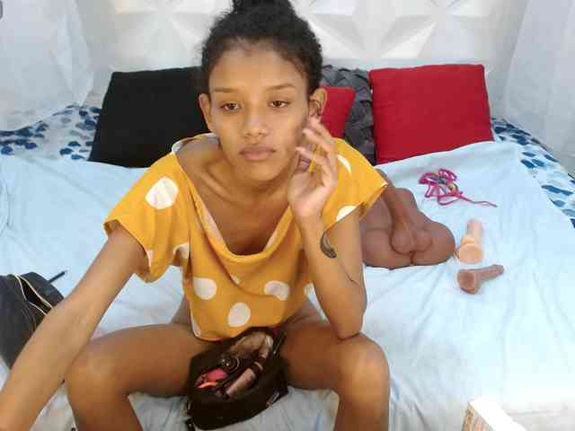 adissonpetite webcam