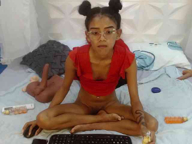 adissonpetite webcam