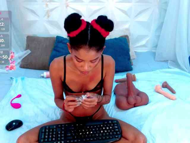 adissonpetite webcam