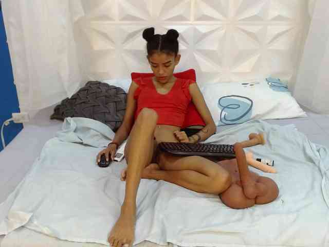 adissonpetite webcam