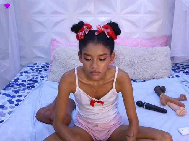 adissonpetite webcam