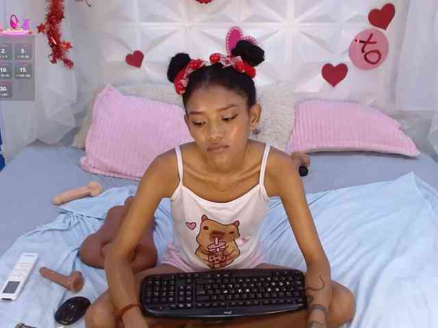 adissonpetite webcam