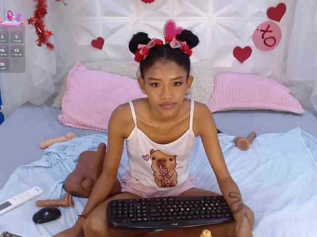 adissonpetite webcam