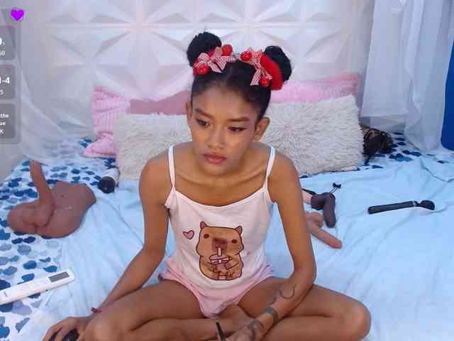 adissonpetite webcam