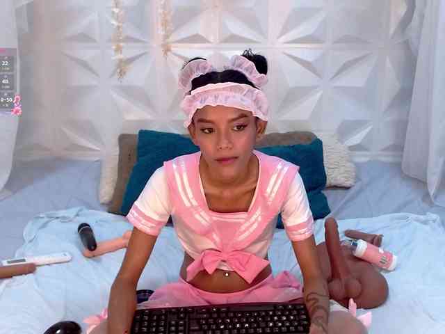 adissonpetite webcam