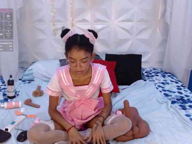 adissonpetite webcam