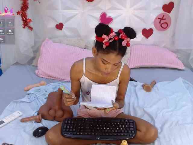 adissonpetite webcam