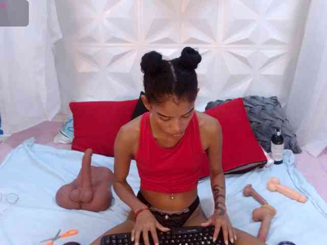 adissonpetite webcam