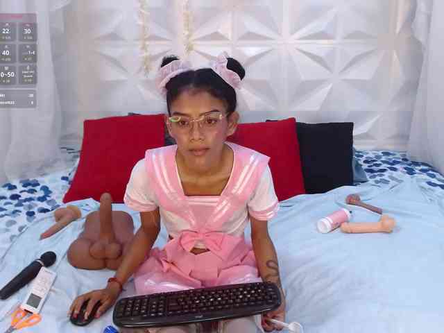 adissonpetite webcam