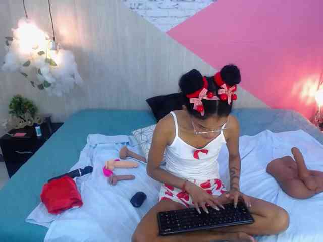 adissonpetite webcam