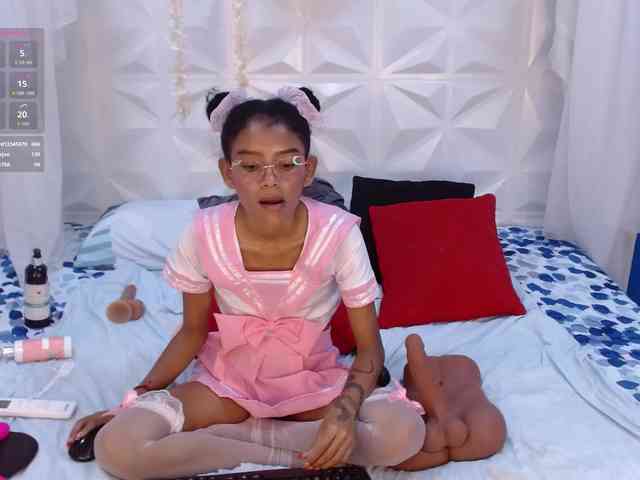 adissonpetite webcam