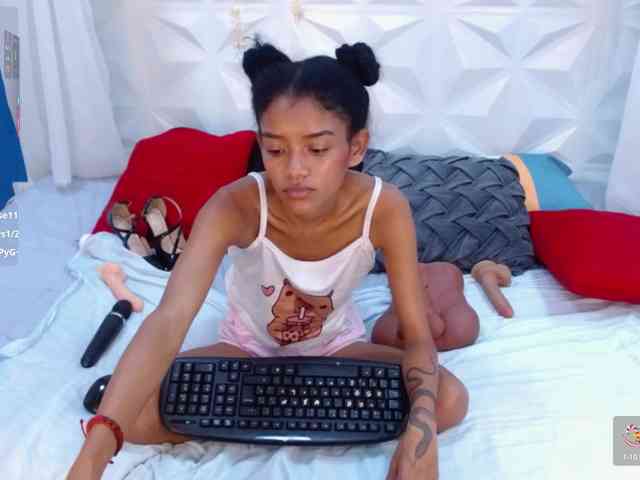 adissonpetite webcam