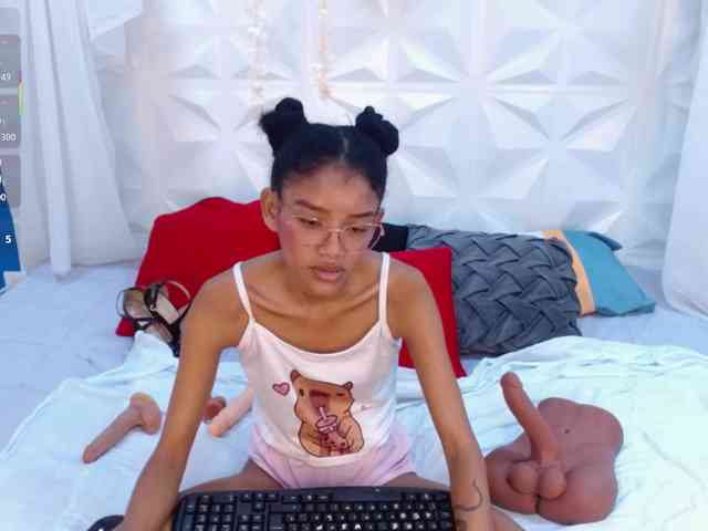 adissonpetite webcam