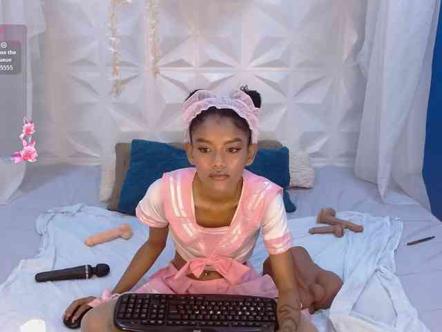 adissonpetite webcam