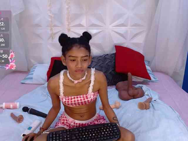 adissonpetite webcam