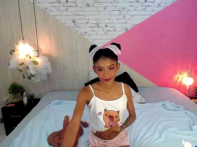 adissonpetite webcam