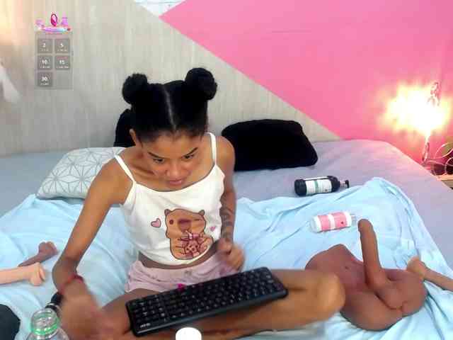 adissonpetite webcam