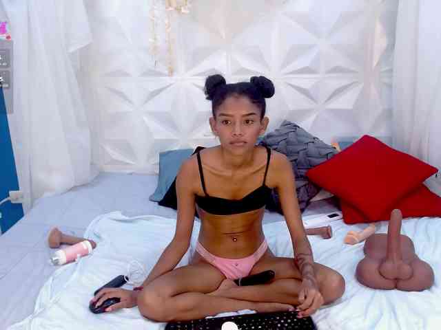 adissonpetite webcam