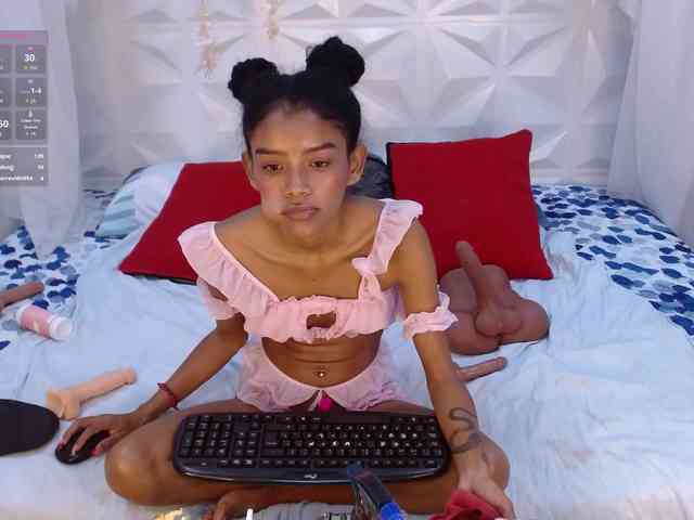 adissonpetite webcam
