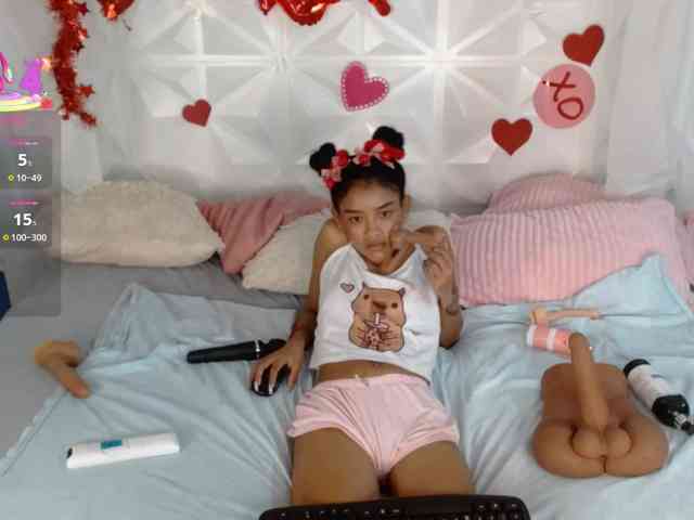 adissonpetite webcam