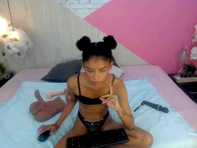 adissonpetite webcam