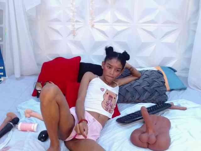 adissonpetite webcam