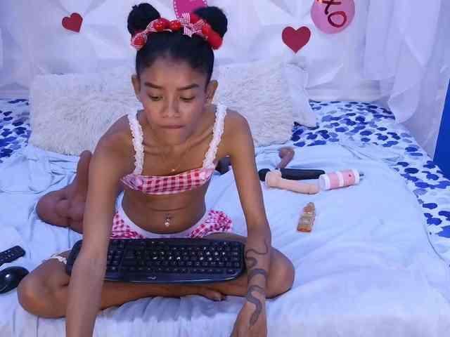 adissonpetite webcam