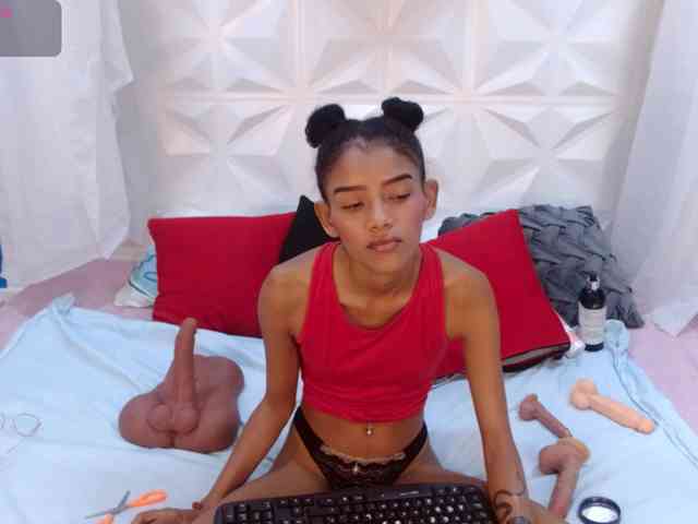 adissonpetite webcam