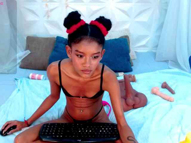 adissonpetite webcam