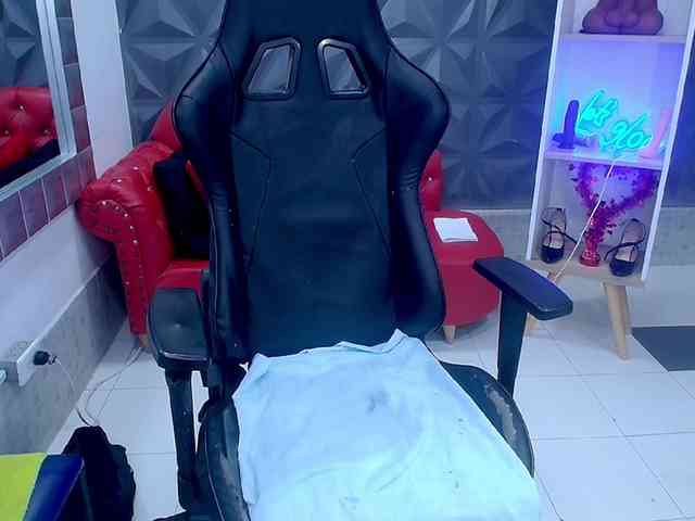 adissonpetite webcam