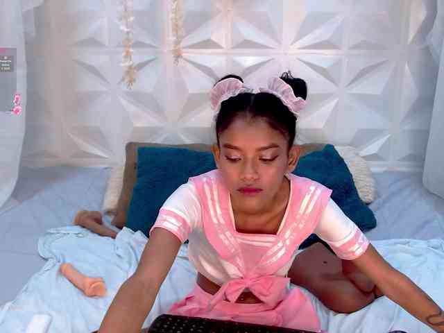 adissonpetite webcam