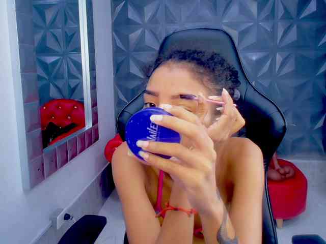 adissonpetite webcam