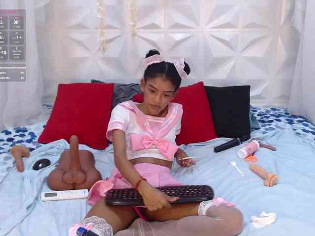 adissonpetite webcam