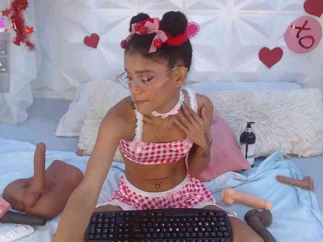 adissonpetite webcam