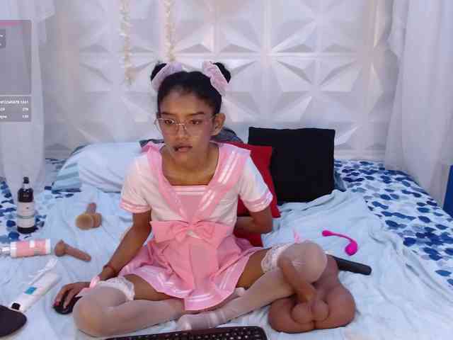 adissonpetite webcam