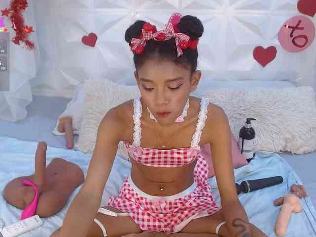 adissonpetite webcam