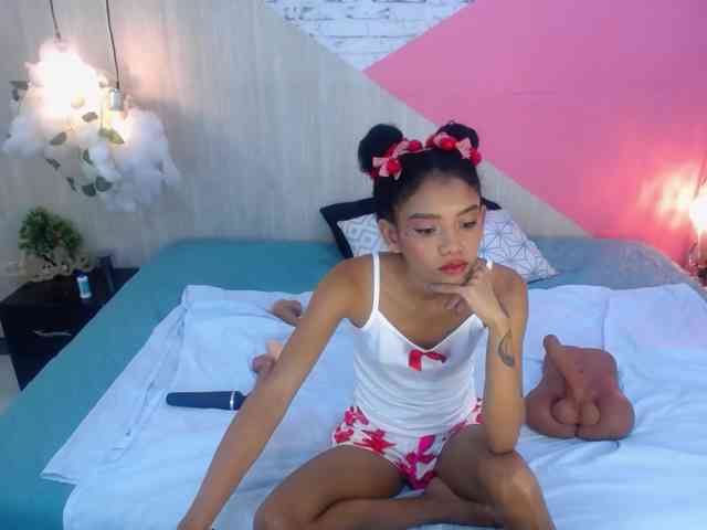 adissonpetite webcam