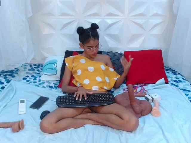 adissonpetite webcam