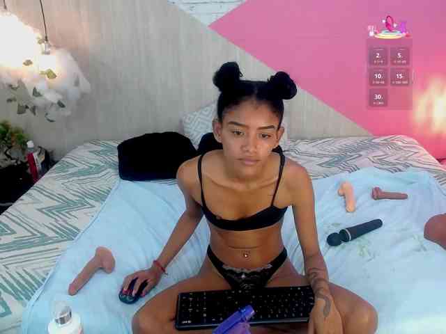 adissonpetite webcam