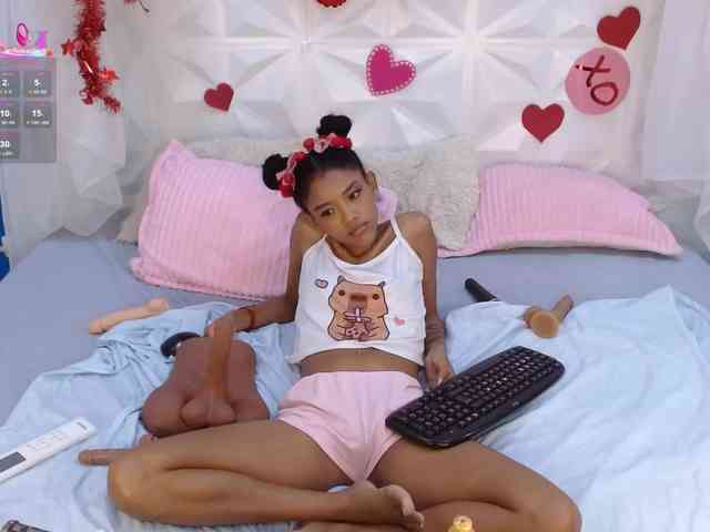 adissonpetite webcam